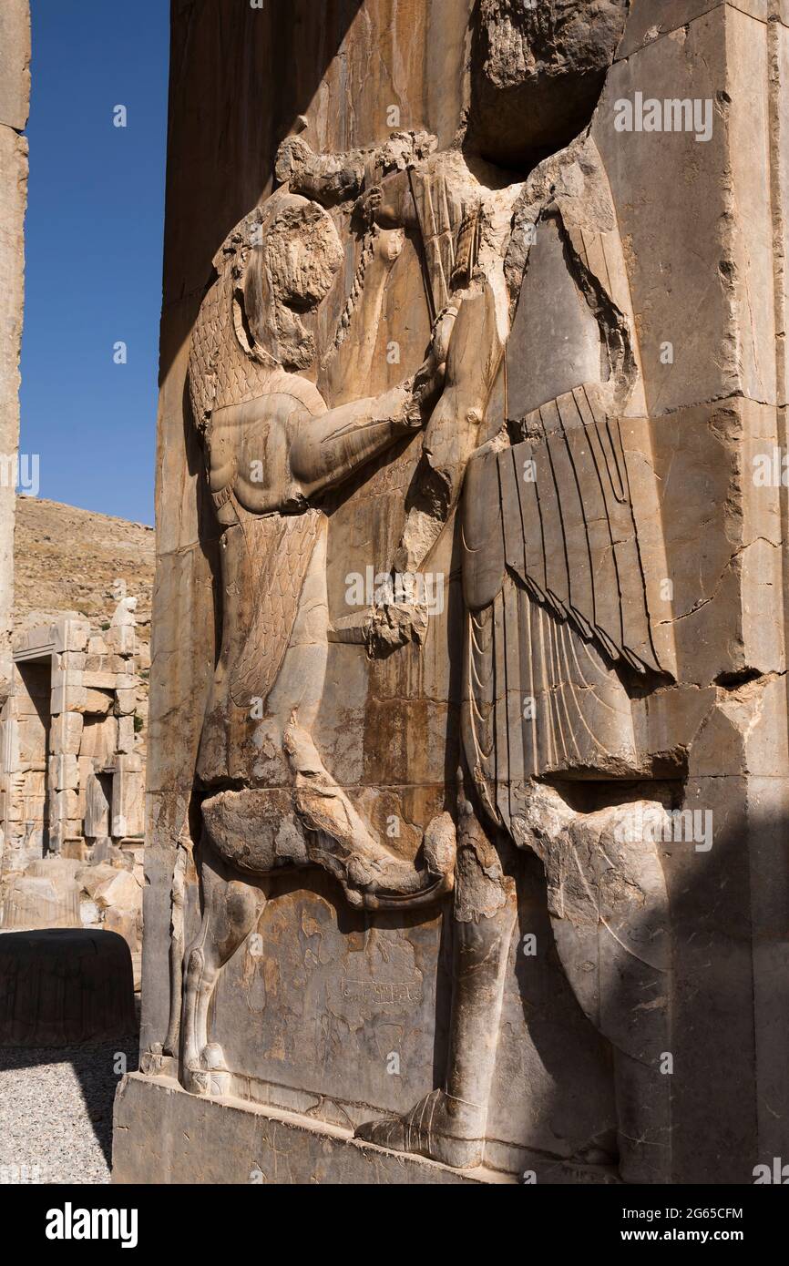 Persepolis, Halle von hundert Säulen, Relief von Krieger und Löwe, Hauptstadt des Achaemenidenreiches, Fars Province, Iran, Persien, Westasien, Asien Stockfoto