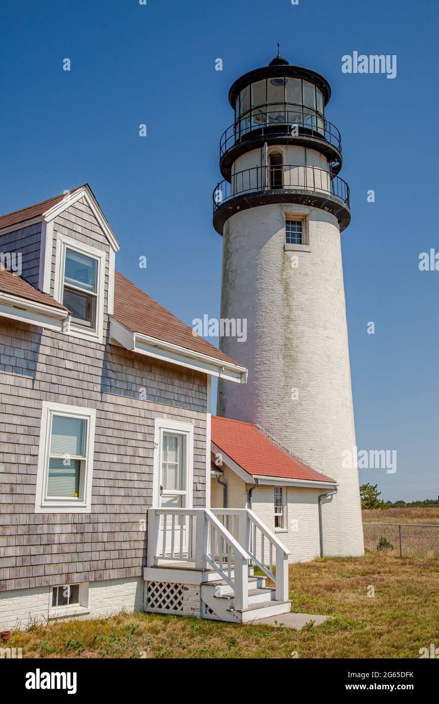 Das Highland Light, auch bekannt als Cape Cod Light, ist ein aktiver Leuchtturm an der Cape Cod National Seashore in North Truro, Massachusetts. Stockfoto