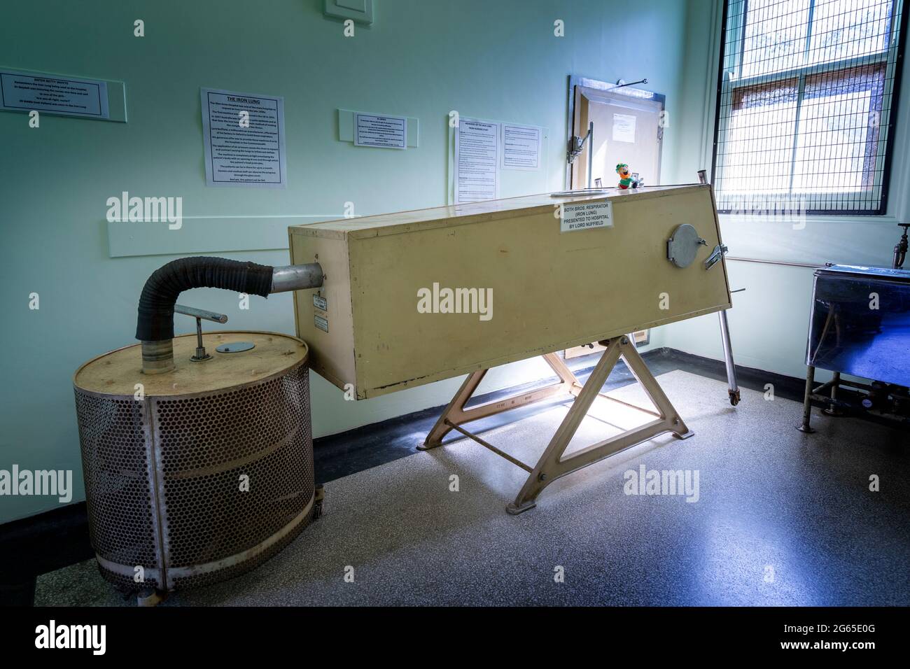 Eisenlungenmaschine im Land of the Beardies History House Museum im Old Glen Innes Hospital Gebäude, Glen Innes NSW Australien Stockfoto
