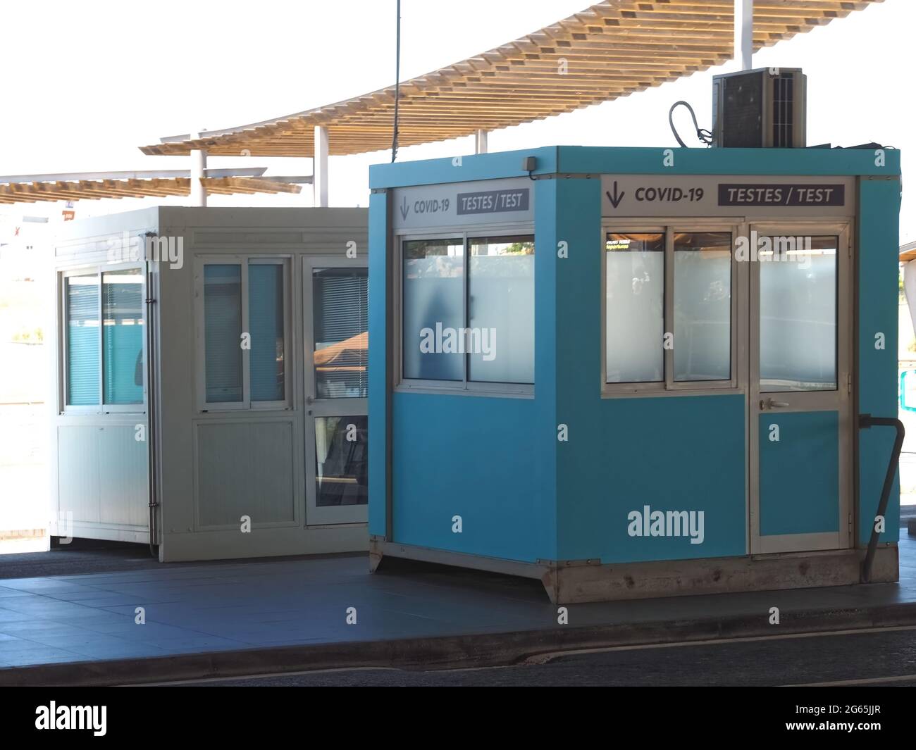 Covid-19 Testzentrum am Flughafen Faro in Portugal Stockfoto