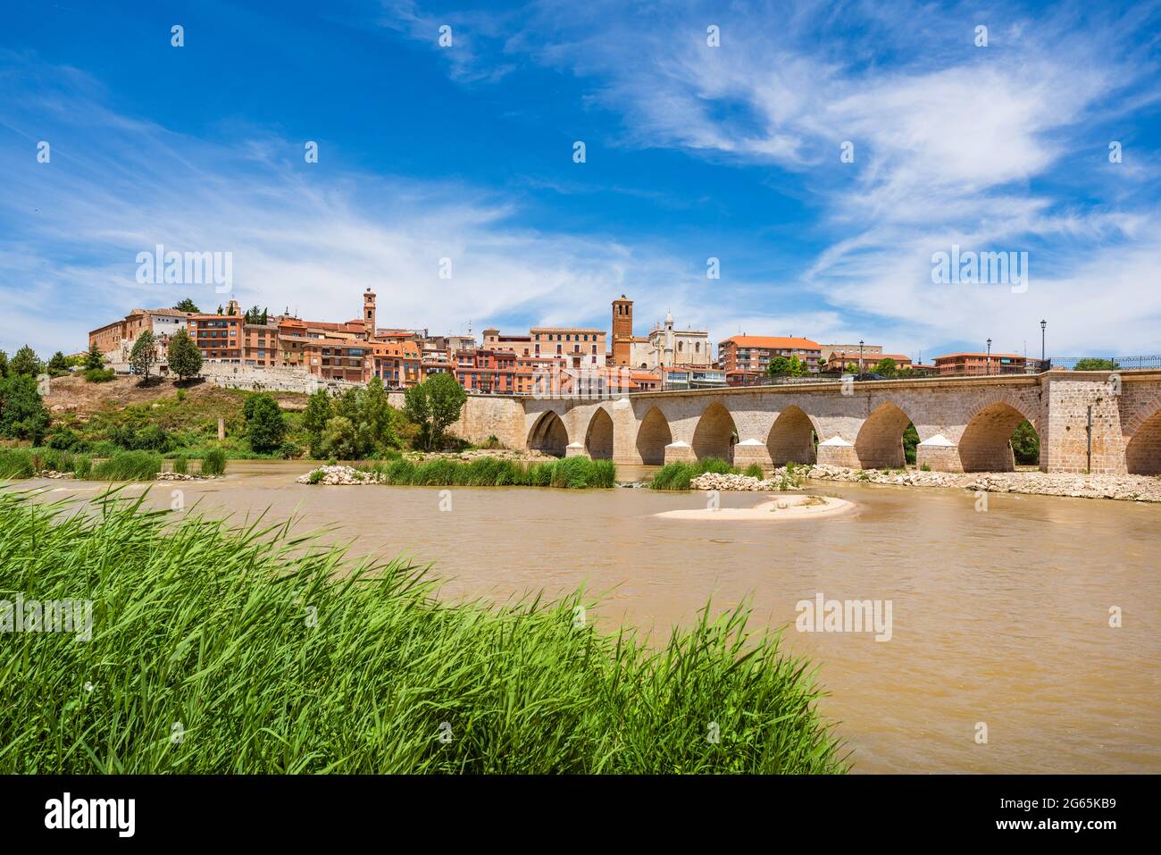 Panoramablick auf die historische Stadt Tordesillas in Valladolid, Castilla y León, Spanien Stockfoto