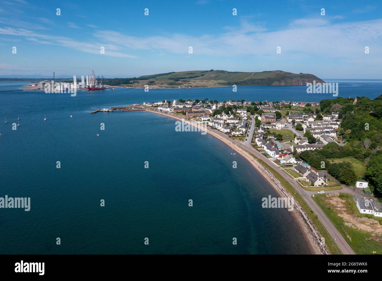 Luftaufnahme von Nigg Bay und Cromarty Village auf der Black Isle, die an der Mündung des Cromarty Firth, Ross und Cromarty, Schottland, UK, liegt. Stockfoto