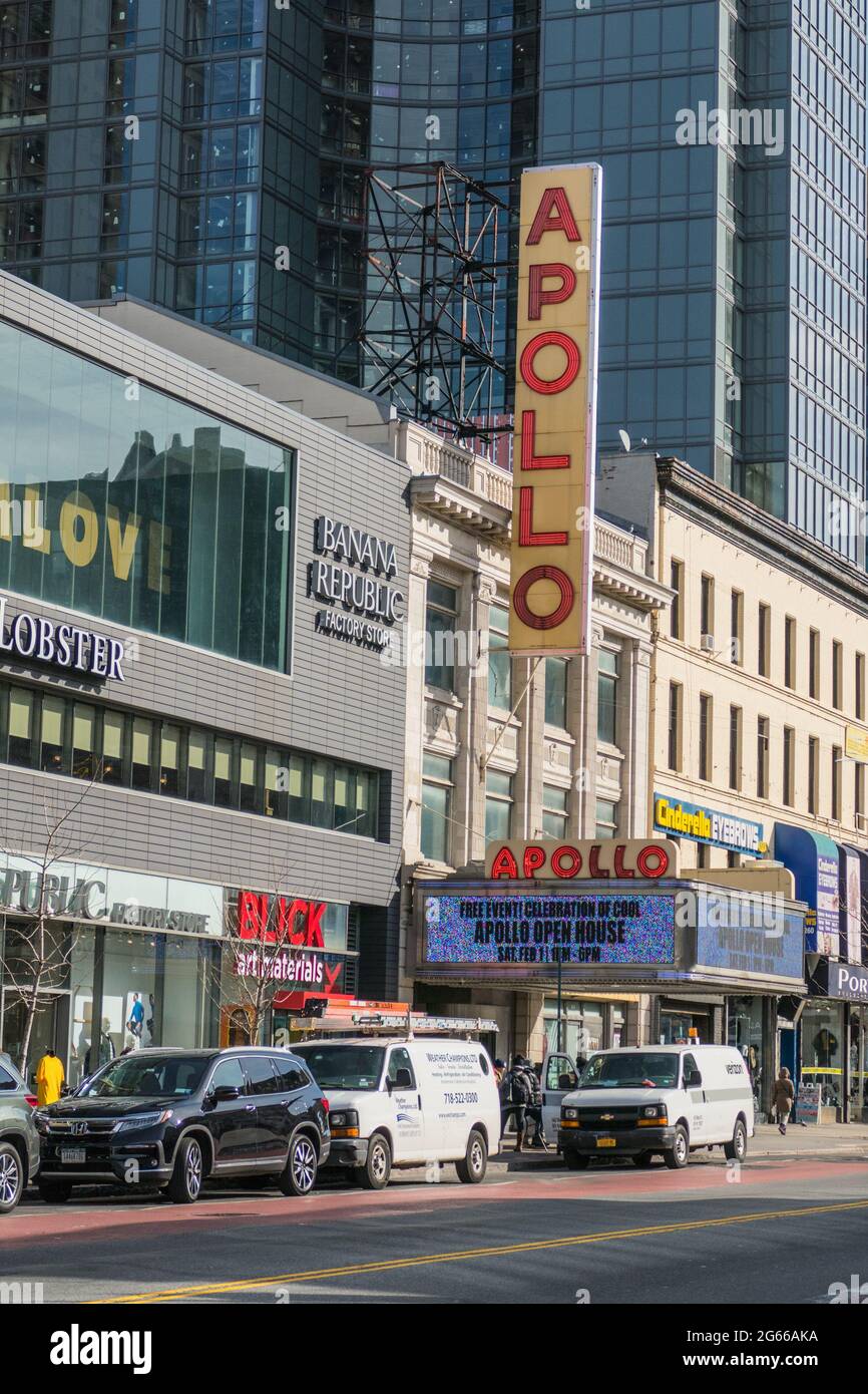 New York, USA, 30. Januar 2020: Das Apollo Theatre ist ein berühmter und hoch angesehener Veranstaltungsort im Stadtteil Harlem. Stockfoto