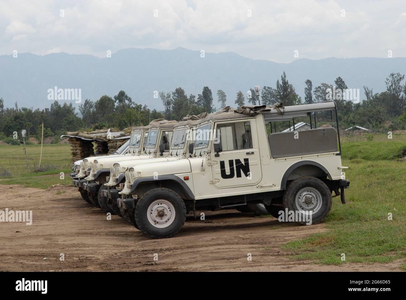 Jeeps säumten sich auf einer Basis von MONUSCO, einer Friedenstruppe der Vereinten Nationen in der Provinz Nord-Kivu in der Demokratischen Republik Kongo, Afrika Stockfoto