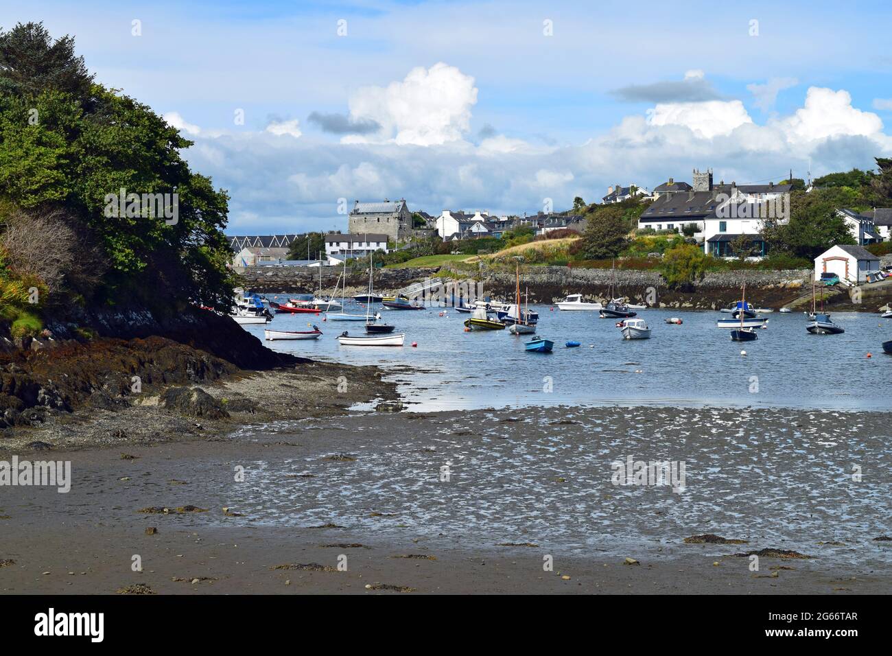 Ein Blick auf das Küstendorf Baltimore, West Cork in Irland. Stockfoto