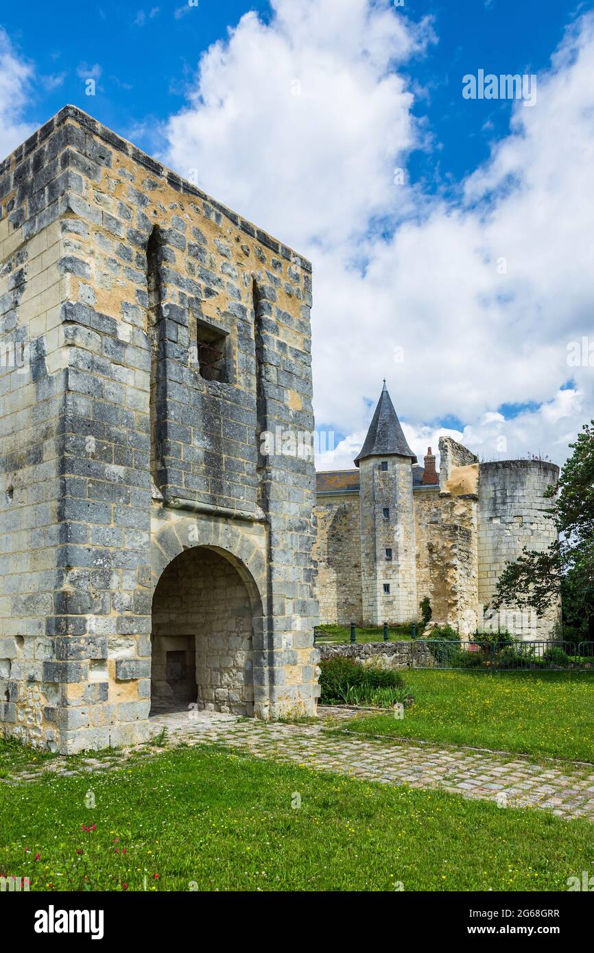 Restaurierte Überreste eines alten befestigten Schlosses in Sainte-Maure-de-Touraine, Indre-et-Loire (37), Frankreich. Stockfoto