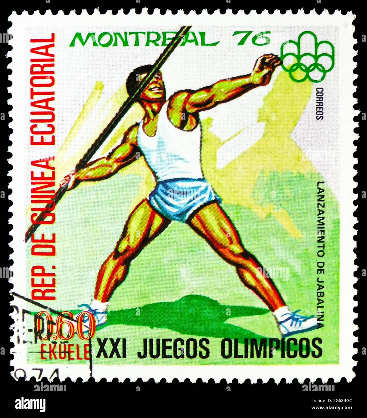 MOSKAU, RUSSLAND - 16. DEZEMBER 2020: Briefmarke gedruckt in Äquatorialguinea zeigt Speerwurf, Olympische Sommerspiele 1976, Montreal: Sports V Serie, CI Stockfoto