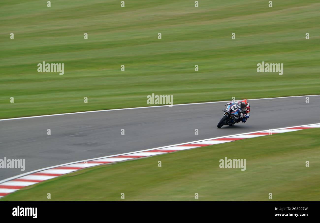 Jonas Folger von Bonovo MGM Racing beim Superpole-Rennen am zweiten Tag der Motul FIM Superbike Championship 2021 im Donington Park, Leicestershire. Sonntag, 4. Juli 2021. Stockfoto