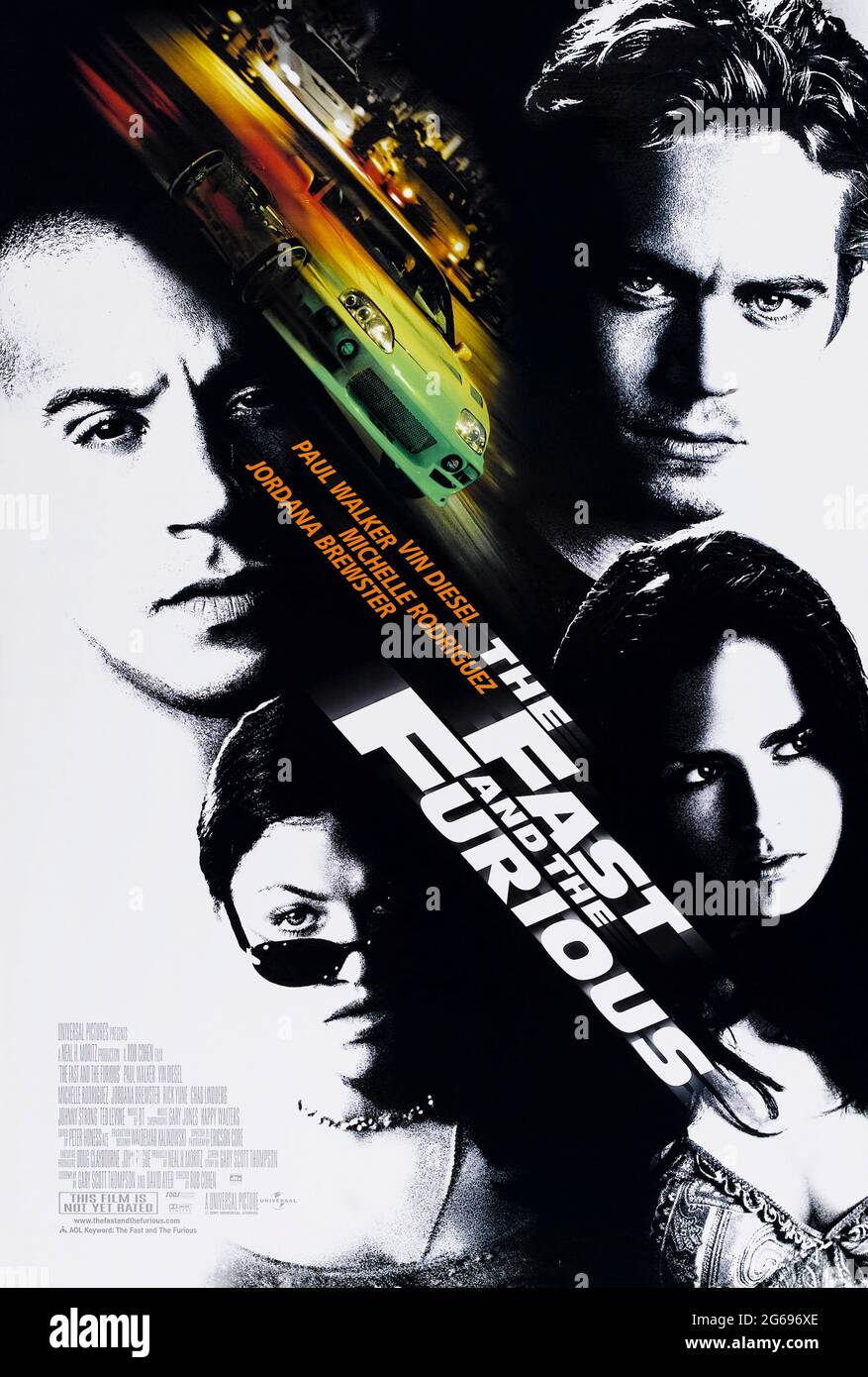 The Fast and The Furious (2001) unter der Regie von Rob Cohen mit Vin Diesel, Paul Walker und Michelle Rodriguez. Ein Polizeibüro schickte Undecken, um sich einer Straßenrennmannschaft anzuschließen, verliebt sich aber in die Kultur und die Hauptverdächtige Schwester. Stockfoto