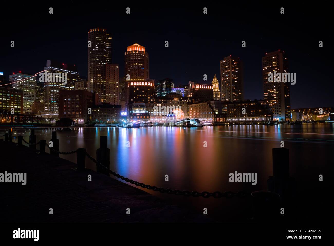 Boston Hafen bei Nacht Stockfoto