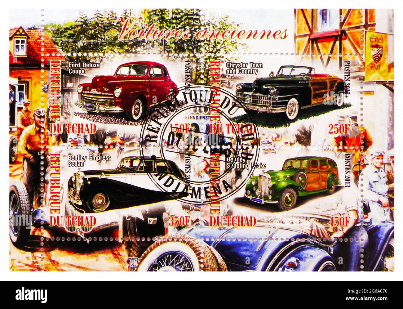 MOSKAU, RUSSLAND - 28. MÄRZ 2020: Vier im Tschad gedruckte Briefmarke zeigt die Serie der antiken Autos, um 2013 Stockfoto