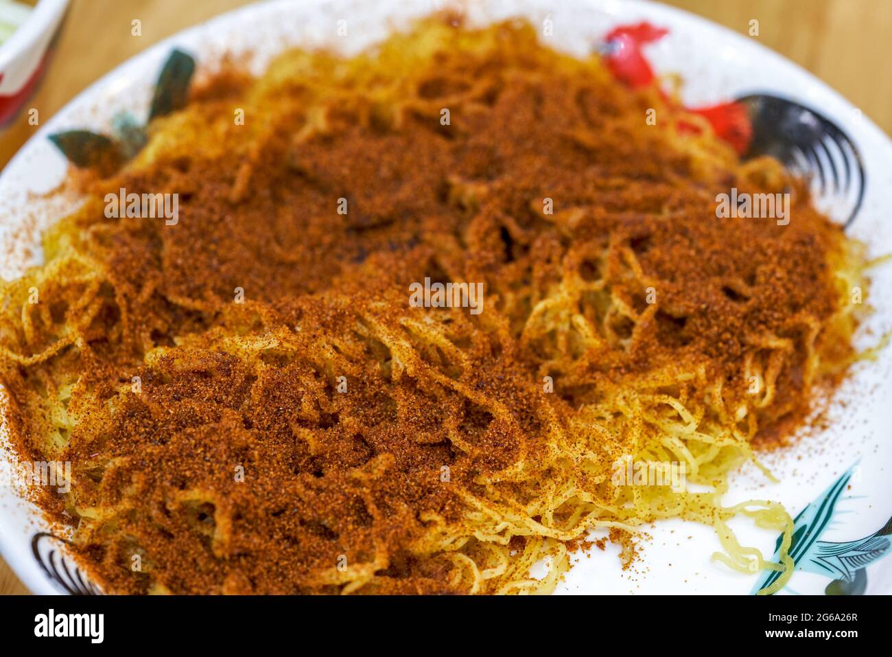 Köstliche chinesische traditionelle kantonesische Küche, getrocknete Nudeln mit Garnelenrogen Stockfoto