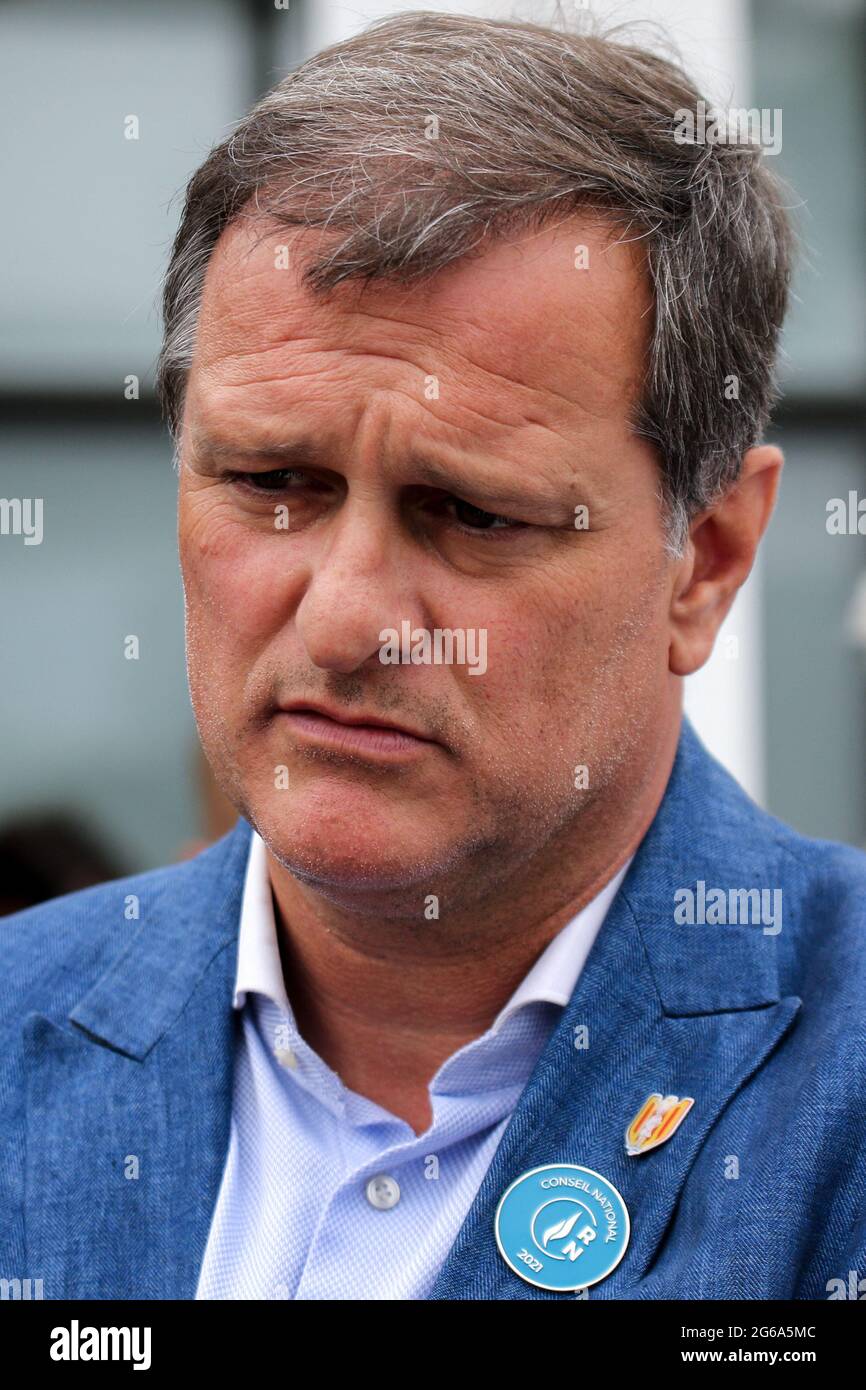 Louis Alio après l'assemblée générale ordinaire. Le Rassemblement National a organisé son XVIIE Congrès à Perpignan (Frankreich), les 3 et 4 juillet 2021. après les récentes élections régionales et départementales, et la baisse du nombre dâÂ€Â™élus, le parti dâÂ€Â™Extrême droite est confronté à une crise interne. Les membres ont voté pour lâÂ€Â™élection du Conseil national et du président du mouvement. - Louis Alio nach der ordentlichen Generalversammlung. Der 'Rassemblement National' organisierte seinen XVIII. Kongress am 3. Und 4. Juli 2021 in Perpignan, Frankreich. Nach der jüngsten Regional- und abteilunga Stockfoto