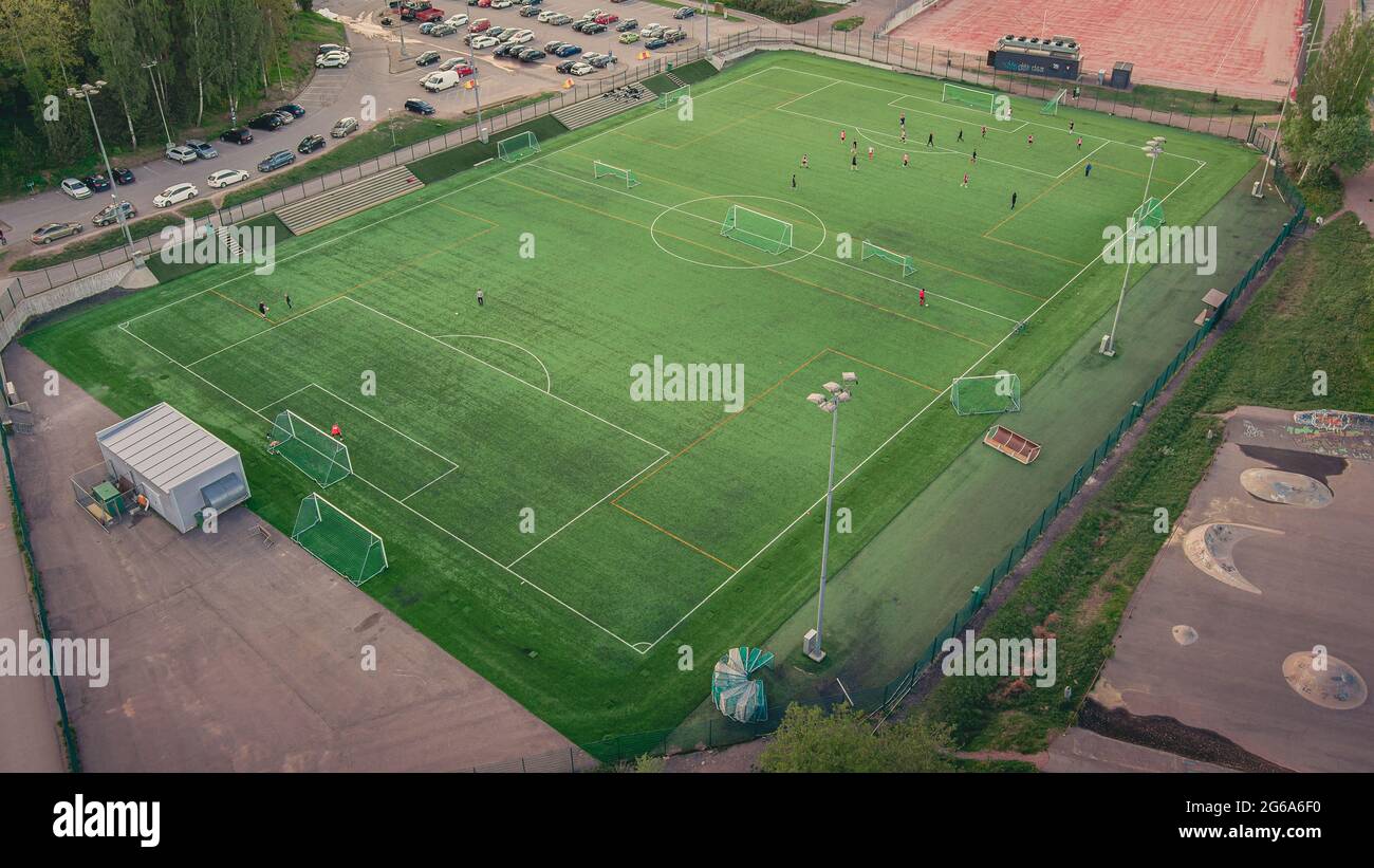 Fußballplatz von oben. Sportplatz mit Fußballplatz. Stockfoto