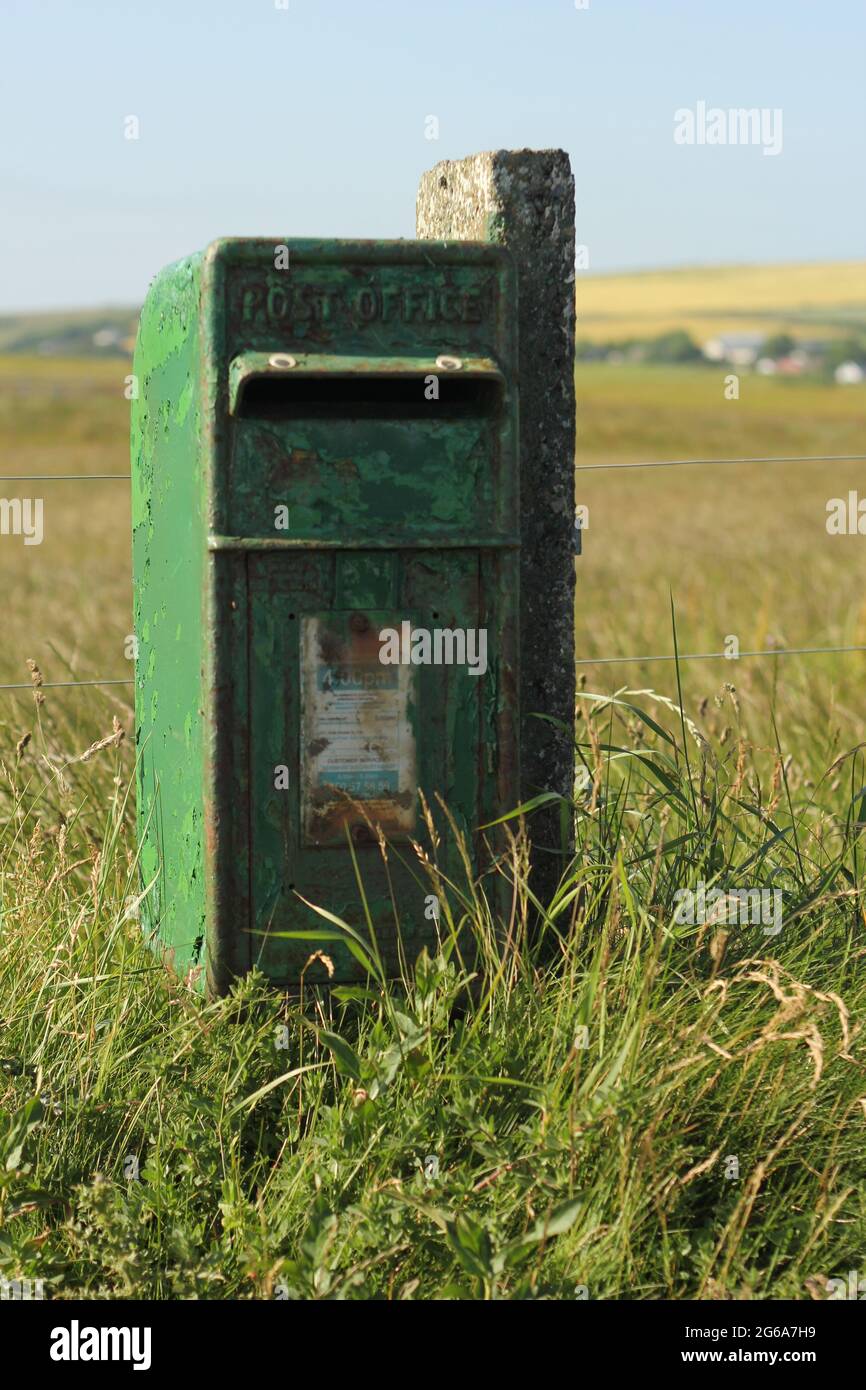 Briefkasten mitten im Nirgendwo Stockfoto