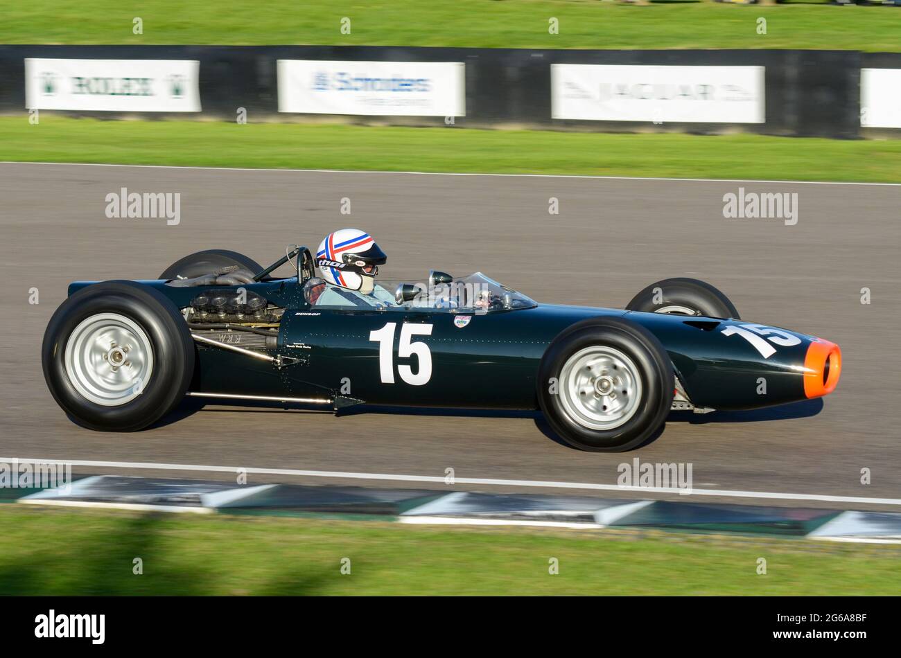 BRM P261 Classic Grand Prix, Oldtimer-Rennwagen, der bei der Glover Trophy beim historischen Goodwood Revival-Event in Großbritannien teilnimmt. BRM P61 MARK II Stockfoto