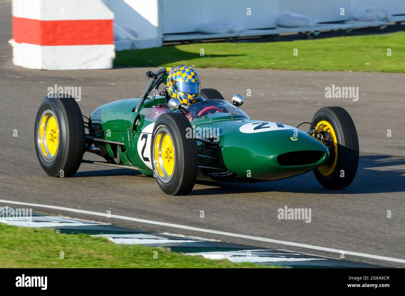 Lotus Climax 21 Classic Grand Prix, Oldtimer, der bei der Glover Trophy beim Goodwood Revival Historic Event in Großbritannien teilnimmt. Mit dem Wagen von Dan Collins Stockfoto