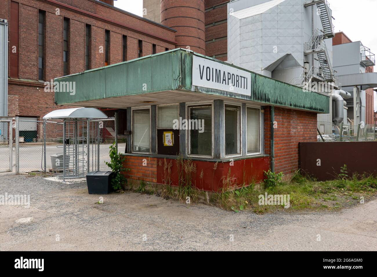 Alte Sicherheitskabine oder Schutzhütte des Kraftwerks Mäntän Energia Oy in Mänttä-Vilppula, Finnland Stockfoto