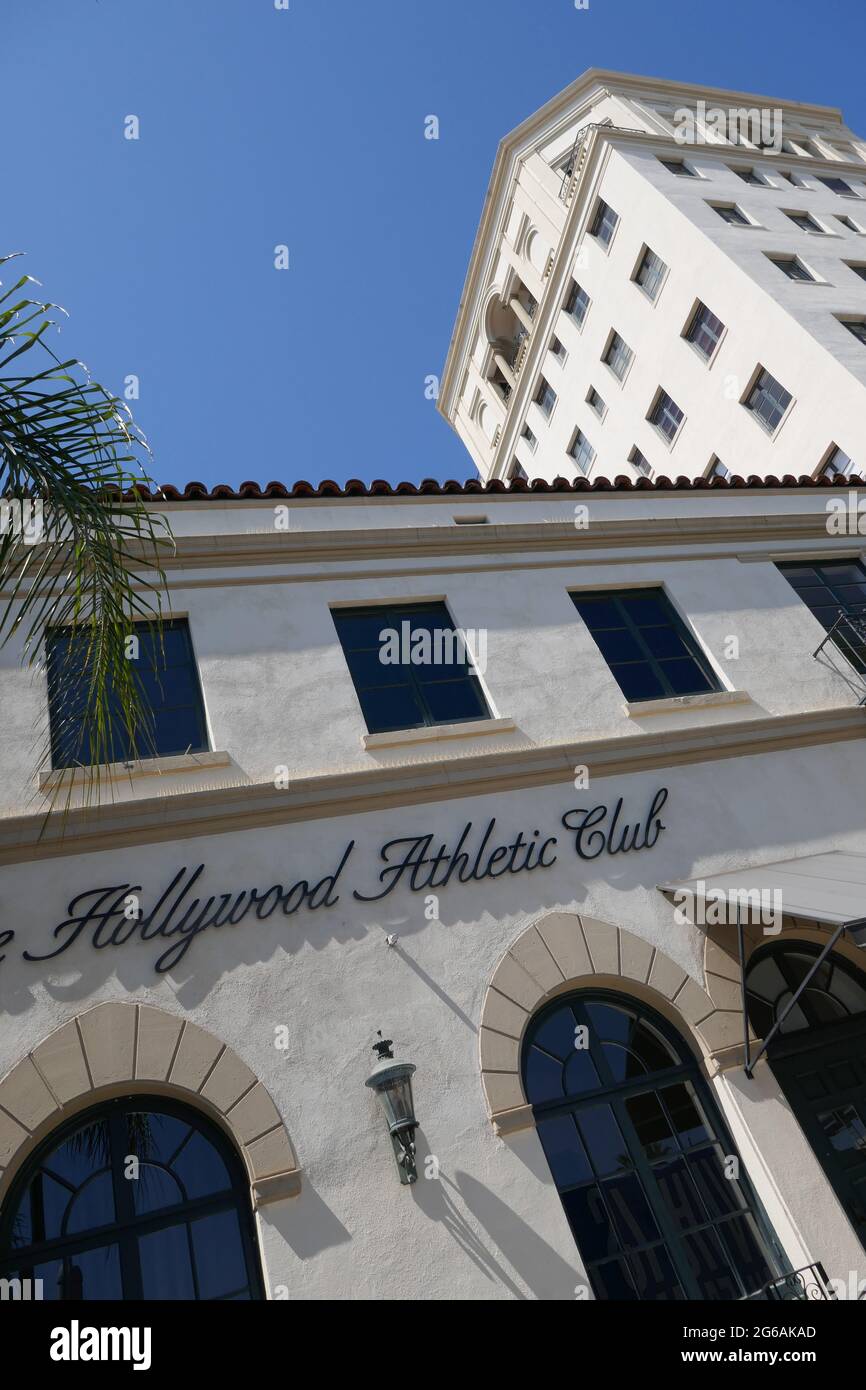 Los Angeles, Kalifornien, USA 3. Juli 2021 EINE allgemeine Sicht der Atmosphäre des Hollywood Athletic Club, wo die ersten Emmy Awards am 25. Januar 1949 übertragen wurden und zu deren Mitgliedern Charlie Chaplin, Errol Flynn, John Wayne, Walt Disney, Cecil B. DeMille, Cornel Wilde, Humphrey Bogart, Clark Gable, Howard Hughes, Joan Crawford, Rudolph Valentino, Mae West und viele mehr, am 3. Juli 2021 am 6525 Sunset Blvd in Los Angeles, Kalifornien, USA. Foto von Barry King/Alamy Stockfoto Stockfoto