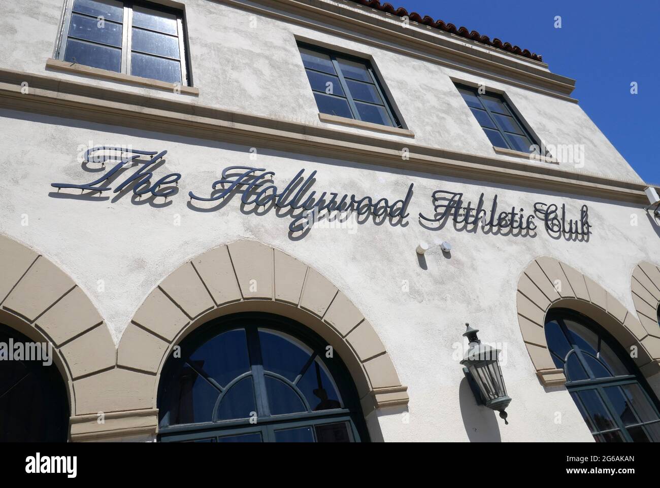 Los Angeles, Kalifornien, USA 3. Juli 2021 EINE allgemeine Sicht der Atmosphäre des Hollywood Athletic Club, wo die ersten Emmy Awards am 25. Januar 1949 übertragen wurden und zu deren Mitgliedern Charlie Chaplin, Errol Flynn, John Wayne, Walt Disney, Cecil B. DeMille, Cornel Wilde, Humphrey Bogart, Clark Gable, Howard Hughes, Joan Crawford, Rudolph Valentino, Mae West und viele mehr, am 3. Juli 2021 am 6525 Sunset Blvd in Los Angeles, Kalifornien, USA. Foto von Barry King/Alamy Stockfoto Stockfoto