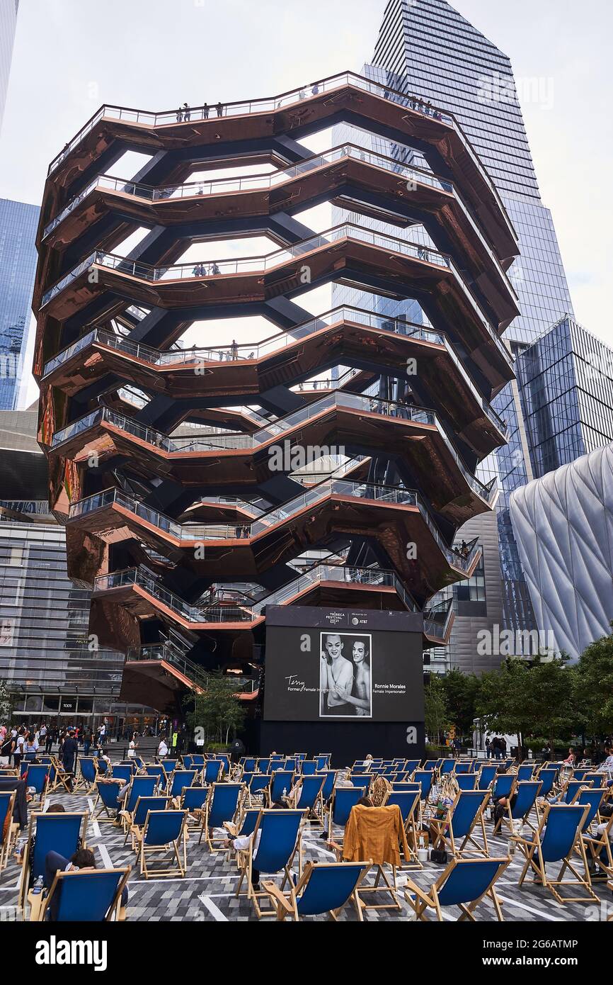 Tribeca Filmfestival Vorführung von 'P.S. Bitte verbrennt diesen Brief auf den Hudson Yards Stockfoto