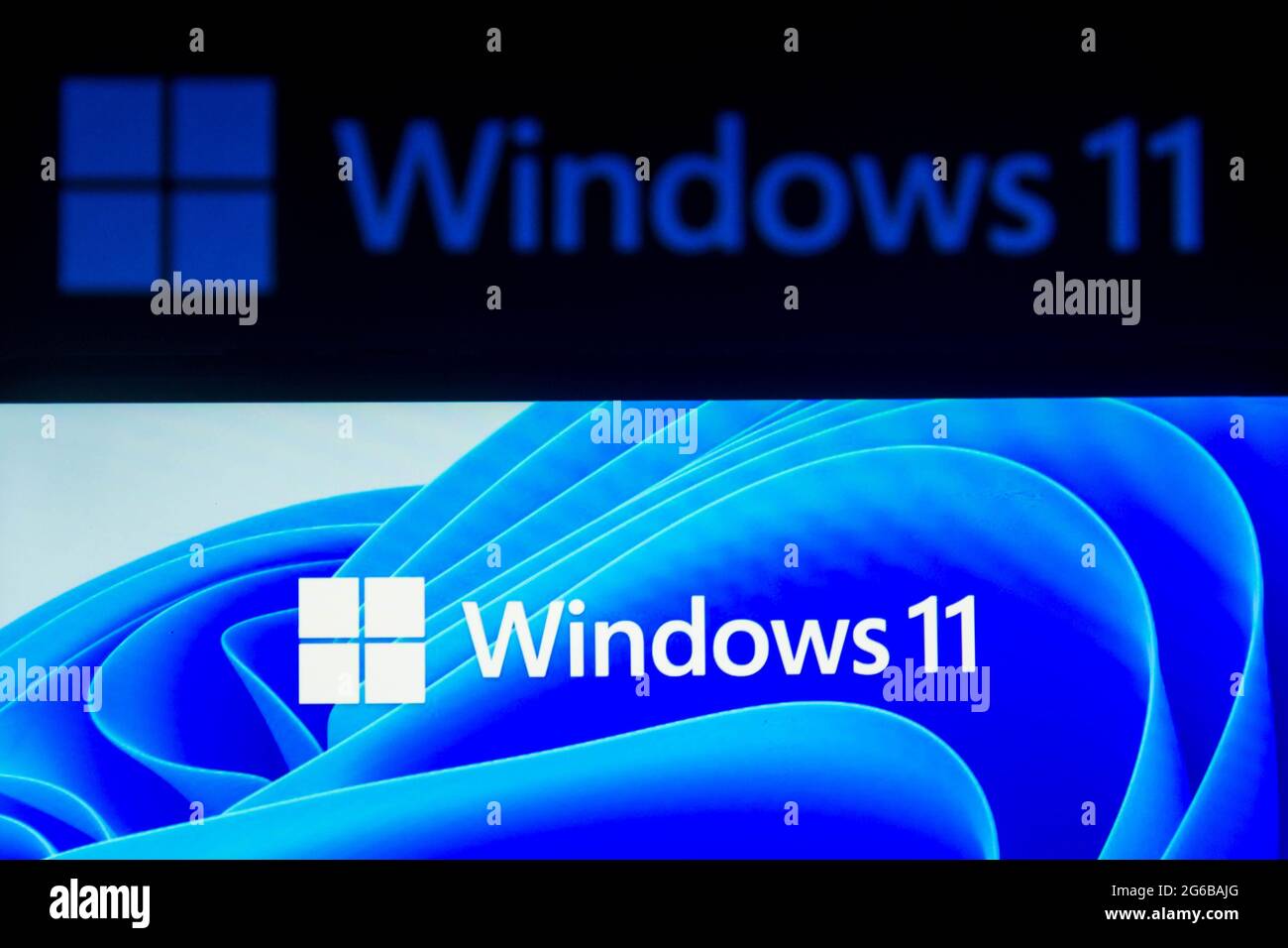 Brasilien. Juli 2021. In dieser Abbildung wird das Windows 11-Logo auf einem Smartphone angezeigt. Es ist eine Hauptversion des Windows NT-Betriebssystems (Foto: Rafael Henrique/SOPA Images/Sipa USA) Quelle: SIPA USA/Alamy Live News Stockfoto