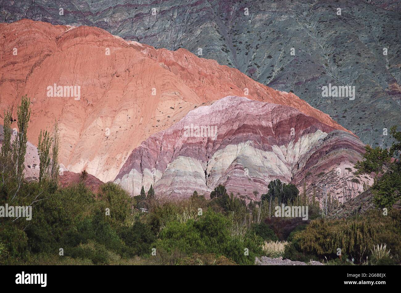 Cerro de los Siete Colores, Quebrada de Purmamarca, Jujuy, Argentinien Stockfoto