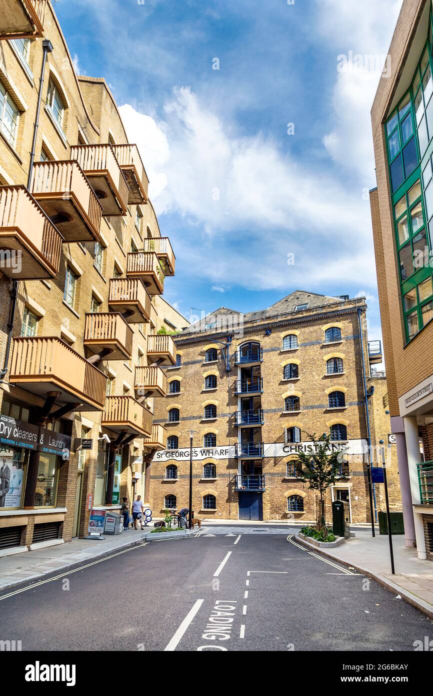 St Georges Wharf Covered Warehouse, Shade Thames, London, Großbritannien Stockfoto