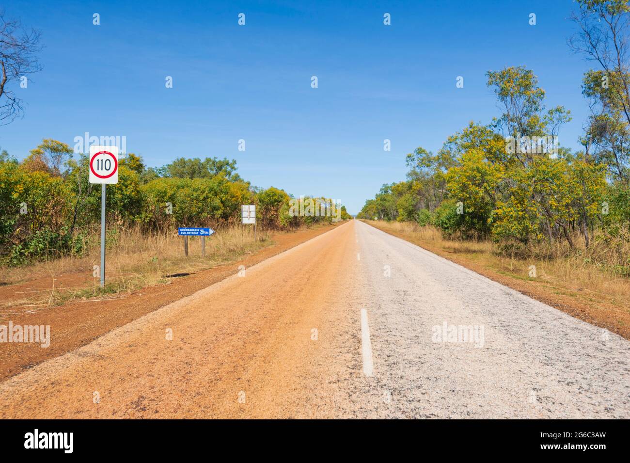 Blick auf die neu abgedichtete Cape Leveque Road, Dampier Peninsula, Westaustralien Stockfoto