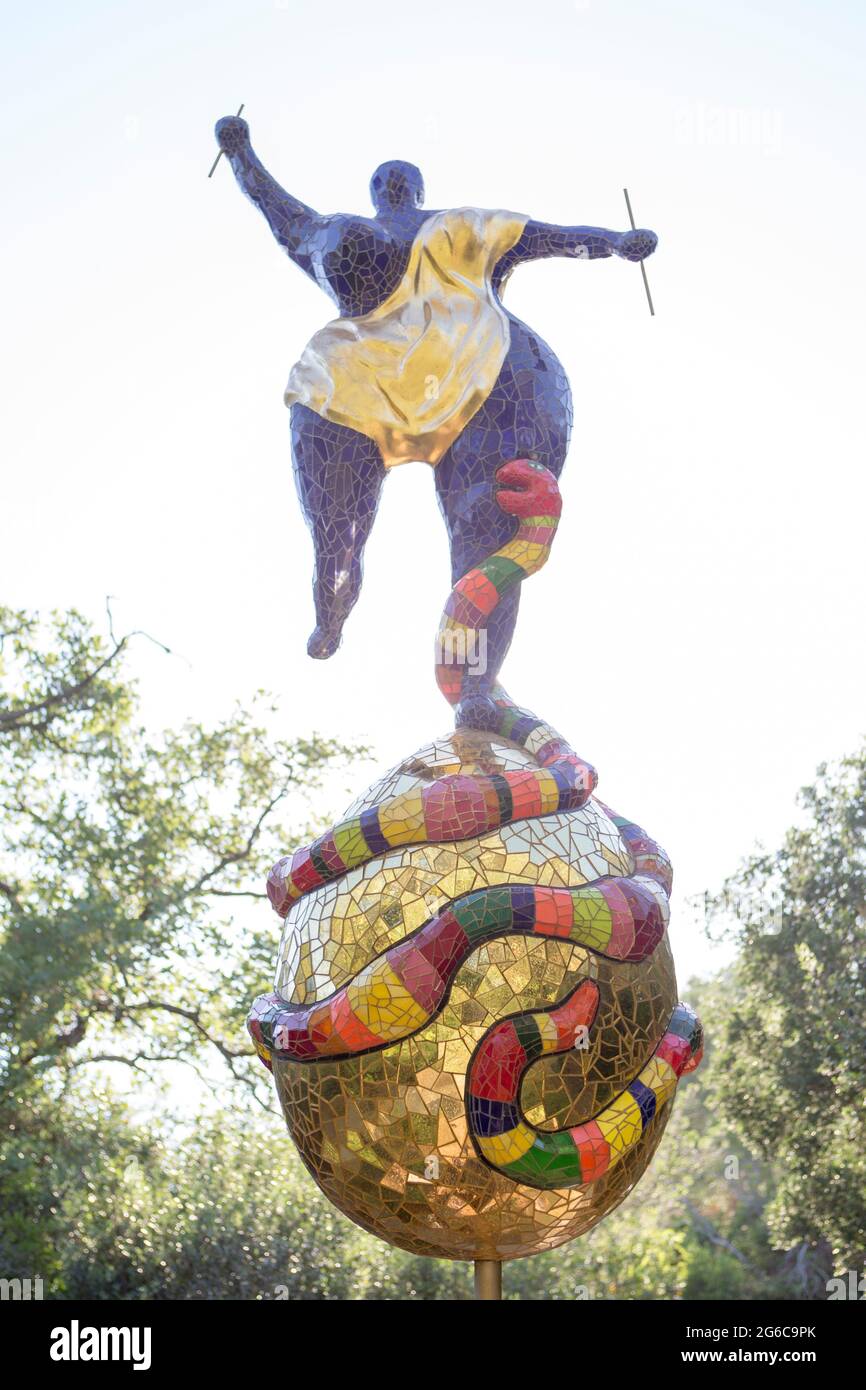 Der TarotGarten, auf italienisch 'Giardino dei Tarocchi', ist ein