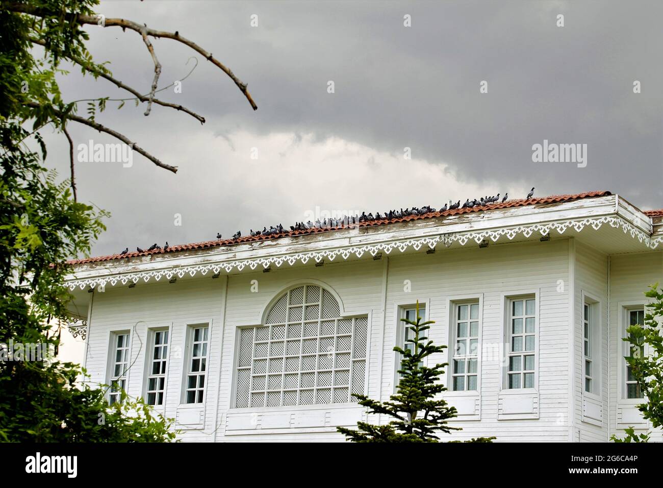 Historisches ottomanisches weißes Herrenhaus Stockfoto