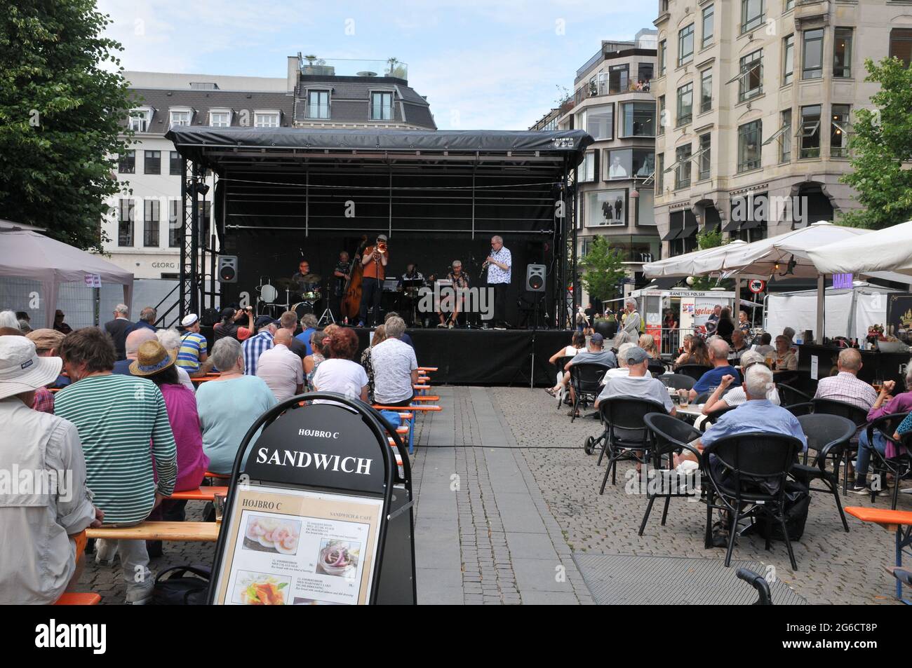 Kopenhagen, Dänemark. 05. Juli 2021, Basement Jazz Band spielt heute beim Copenhagen Jazz Festival 2021 auf Hojbro Plads in Captial Jazz msuic entertancem Stockfoto