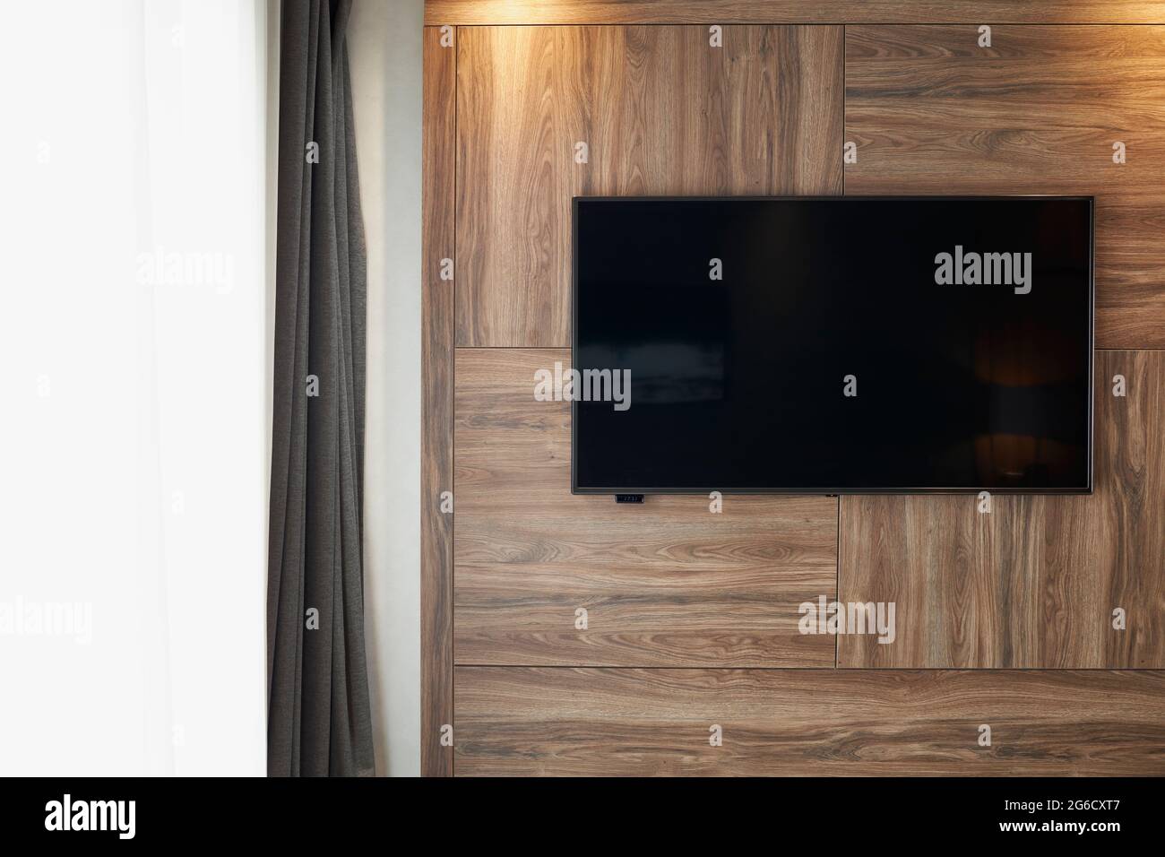 Leerer Fernseher in einem Wohnzimmer Stockfoto
