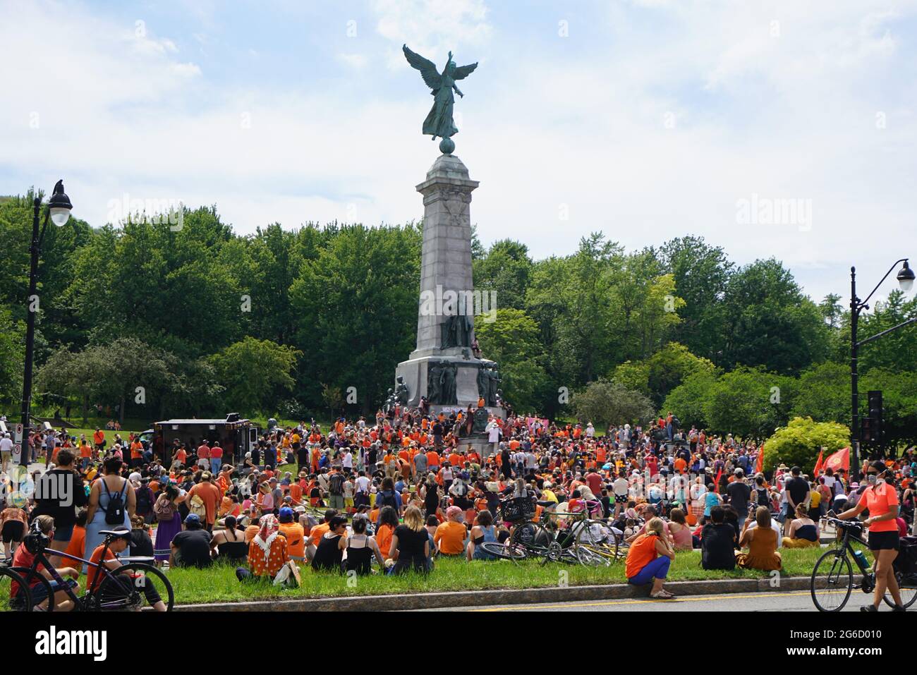 Montreal, Quebec, Kanada, 1. Juli 2021.große Menschenmenge versammelte sich, um der indigenen Kultur Respekt zu zollen.Mario Beauregard/Alamy News Stockfoto