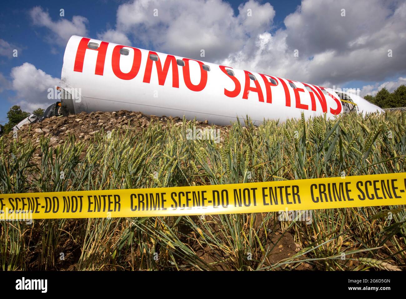 London, Großbritannien. Juli 2021. Global Impact Garden, entworfen von Felicity OÕRourke, der sich der Bedrohung durch das 6. Massensterben widmet. Pressevorschau des RHS Hampton Court Palace Garden Festivals, das vom 6. Juli bis 11. Juli stattfindet. Kredit: Mark Thomas/Alamy Live Nachrichten Stockfoto