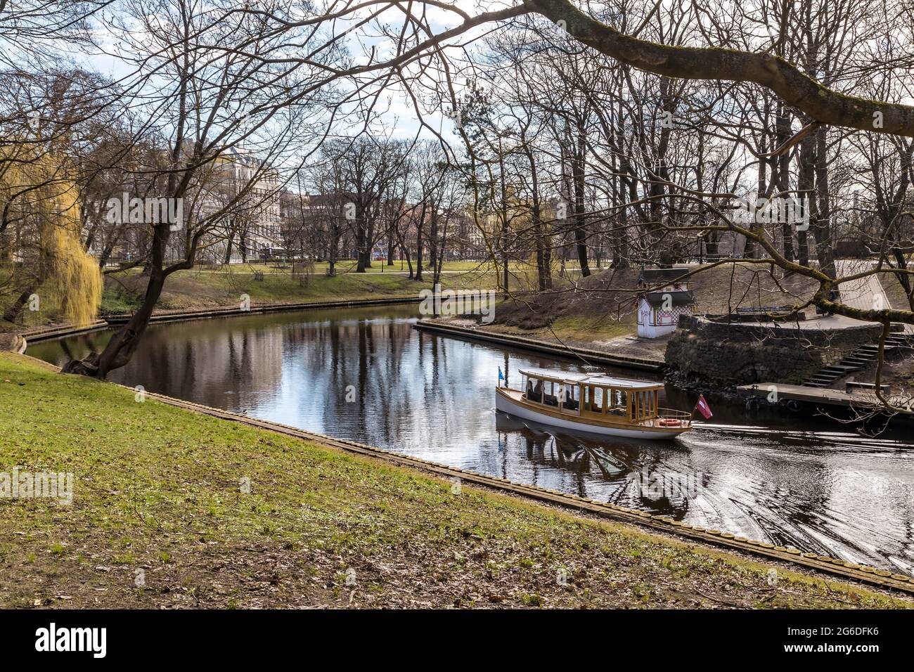 Zentrum Von Riga, Lettland. Pilsetas Kanals, Stadtkanal Stockfoto