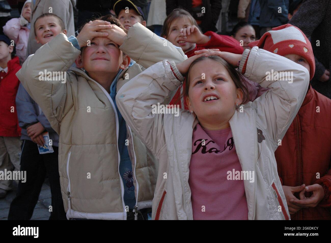 polnische Kindergatenkinder auf Stadttour in Poznan Poaldn 20,2005. Okt. (Foto von Francis Dean/Dean Picics) Stockfoto