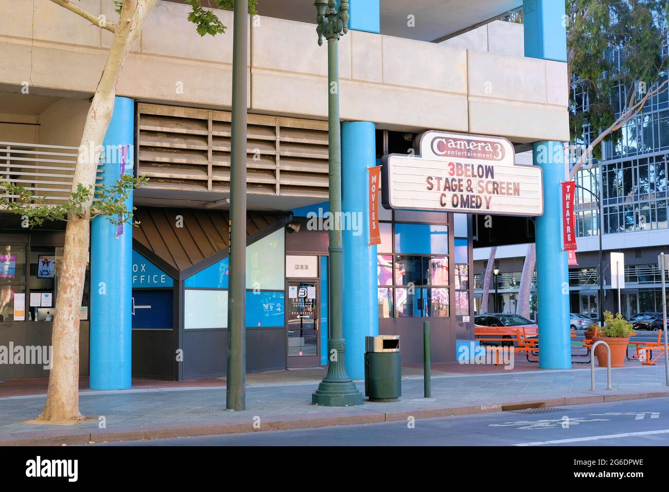 3Below Theatres Marquee, ehemals Camera 3 Entertainment, bevor sie von Guggenheim Entertainment übernommen wurde; unabhängiges Filmhaus in San Jose, Kalifornien. Stockfoto