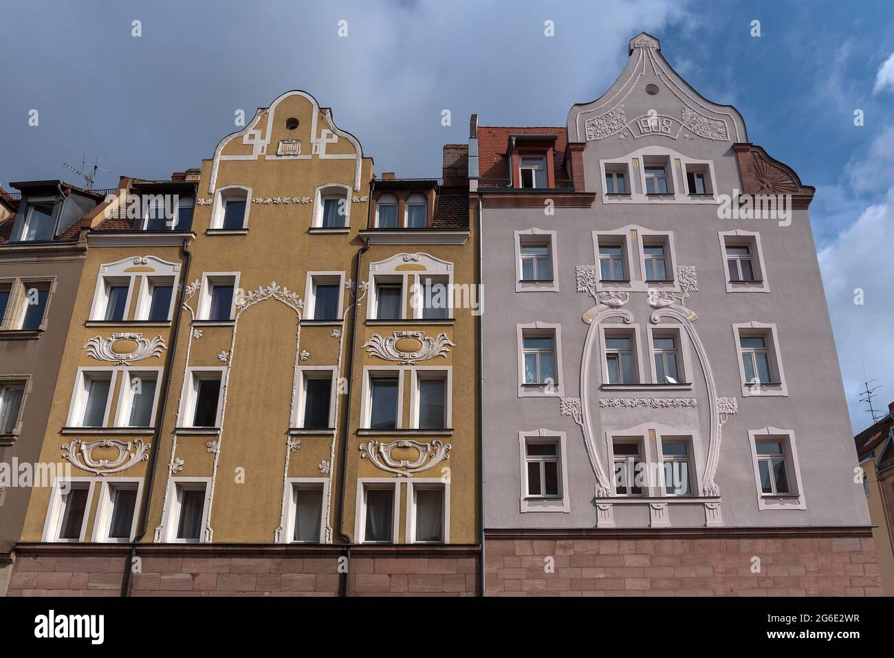 Jugendstilfassaden von Wohngebäuden, Nürnberg, Mittelfranken, Bayern, Deutschland Stockfoto