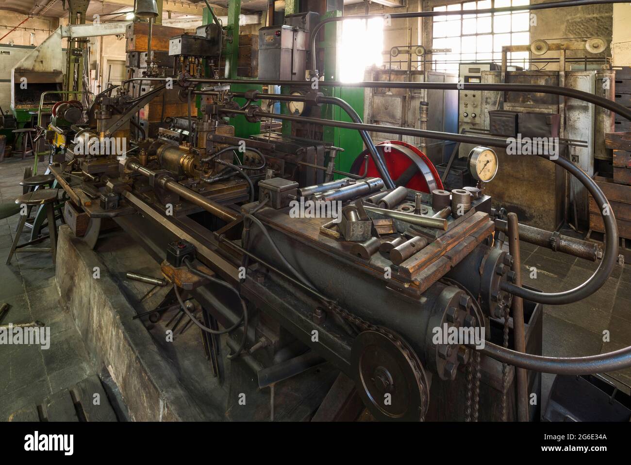 Drehmaschine für Autoventile in einer Fallschmiede, Industriemuseum, Lauf an der Pegnitz, Mittelfranken, Bayern, Deutschland Stockfoto