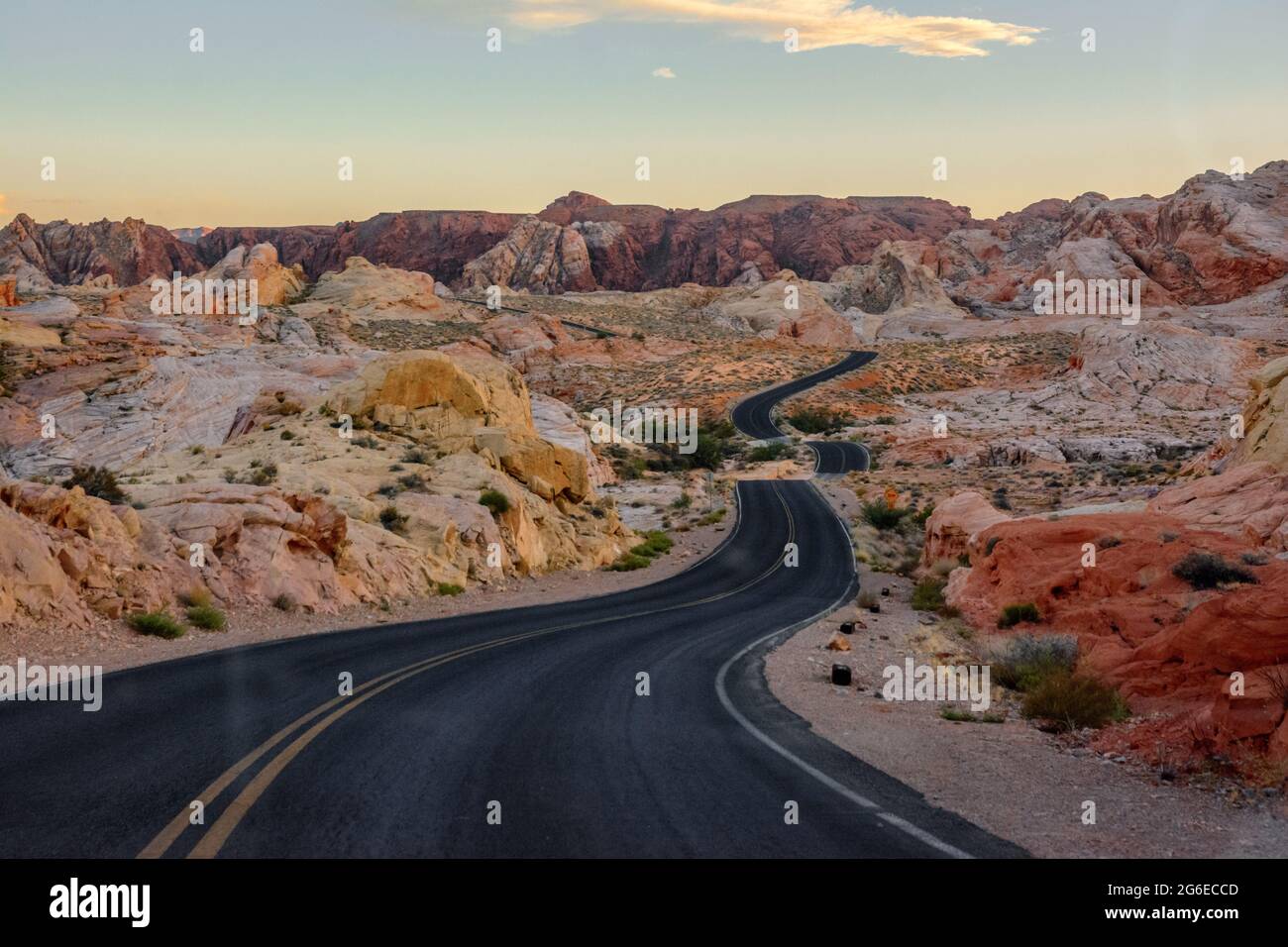 Grand Teton National Park Wyoming, Jackson Lake Overlook. Spätsommertag, Panorama, Abendlicht. Himmel mit Wolken im Abendlicht Stockfoto