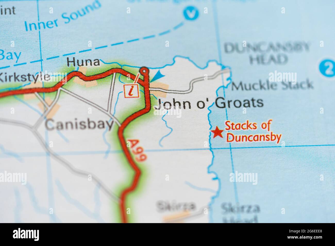 Eine Makroansicht einer Seite in einem gedruckten Roadmap-Atlas mit John o'Groats, berühmt als das nördlichste Dorf Schottlands Stockfoto