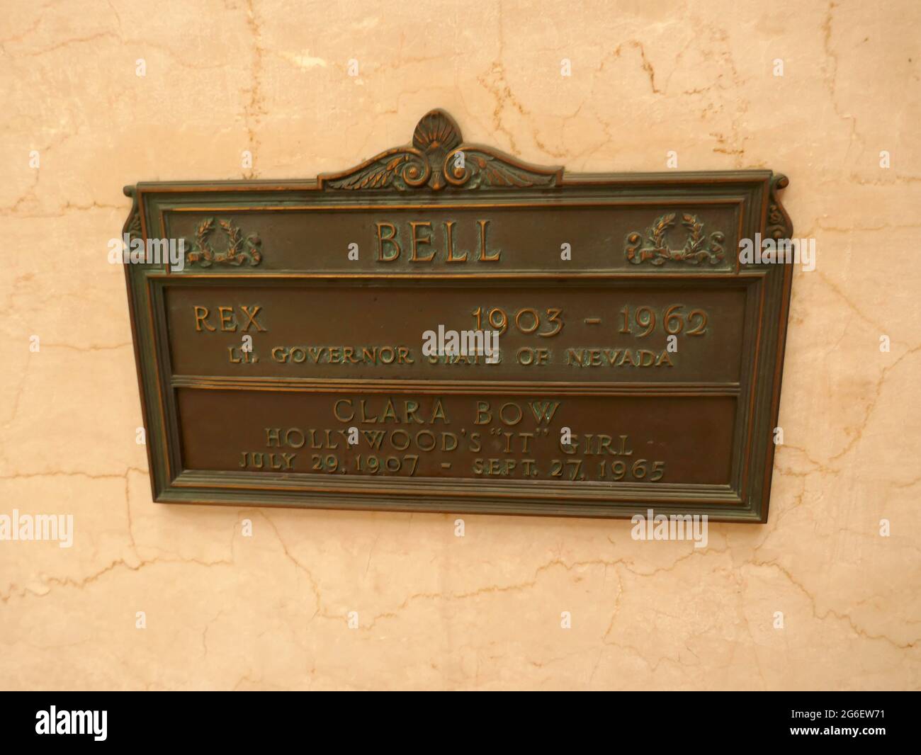 Glendale, Kalifornien, USA 1. Juli 2021 EIN allgemeiner Blick auf die Atmosphäre des Grabes der Schauspielerin Clara Bow im Freedom Mausoleum im Forest Lawn Memorial Park am 1. Juli 2021 in Glendale, Kalifornien, USA. Foto von Barry King/Alamy Stockfoto Stockfoto