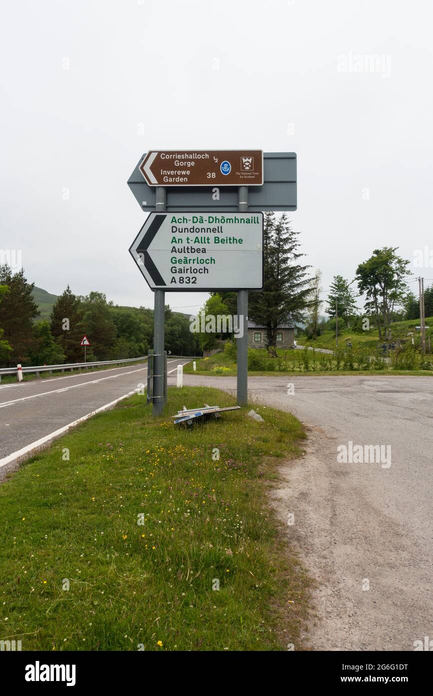 Breamore Junction auf der A832 und A835 in der Nähe von Ullapool North West Scotland. VEREINIGTES KÖNIGREICH. Stockfoto