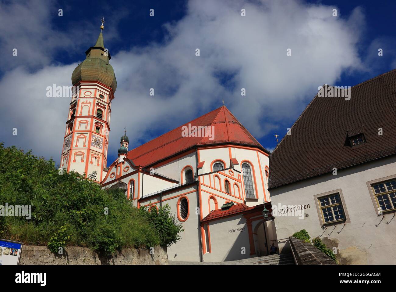 Kloster Andechs ist heute Teil der Benediktinerabtei Sankt Bonifaz in München, die Benediktinermönche auf dem Heiligen Berg Bayerns betreuen eine der Stockfoto