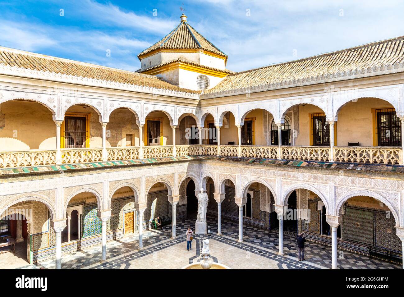 Haupthof in der Casa de Pilatos (Haus des Pilatus), Sevilla, Andalusien, Spanien Stockfoto