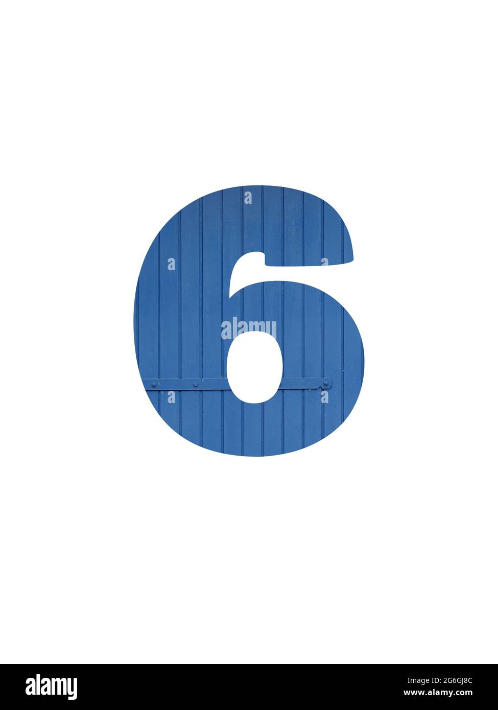Nummer 6 des Alphabets aus altem blauem Holz, isoliert auf weißem Hintergrund Stockfoto