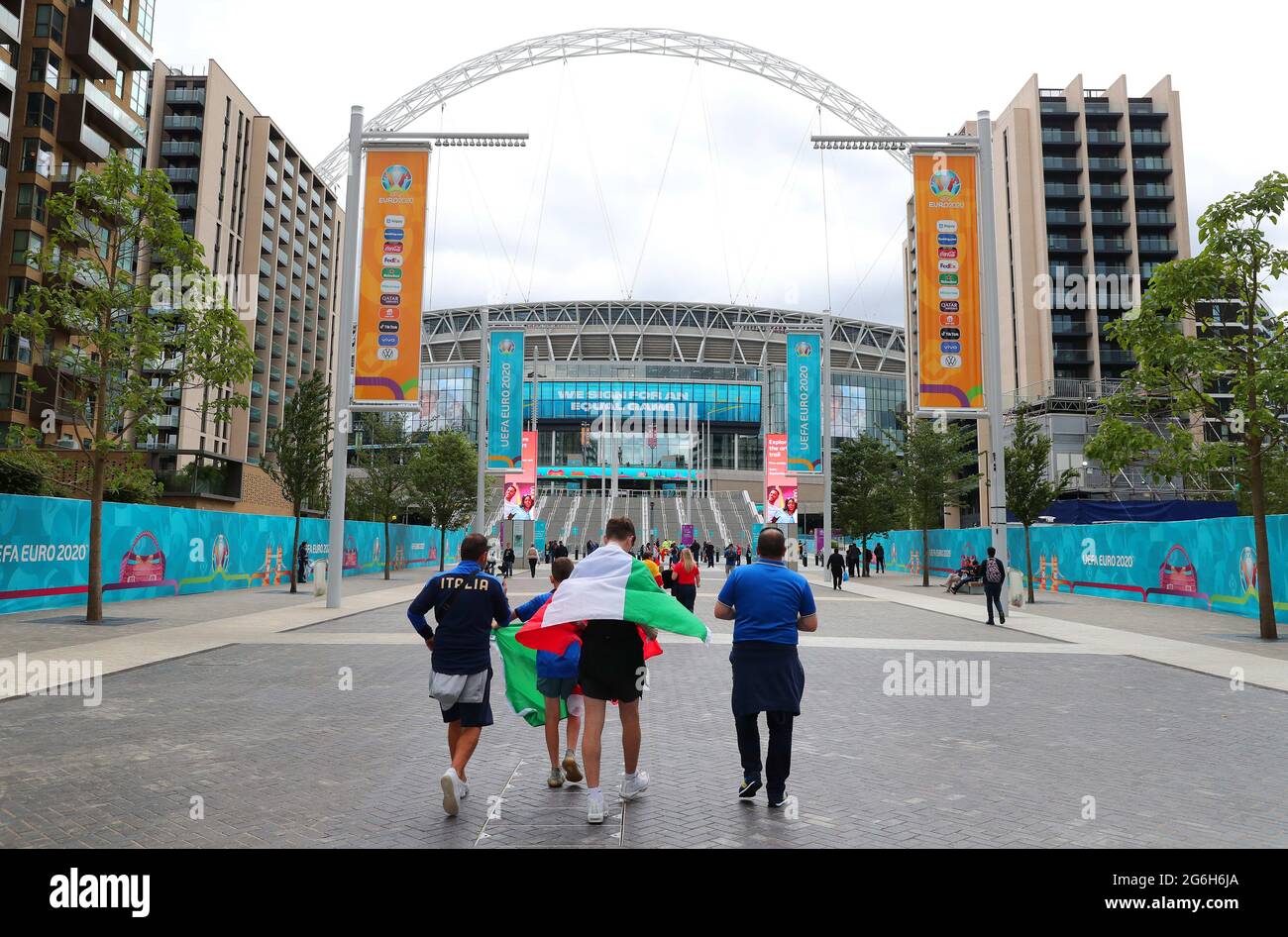 ITAY FANS AUF DEM WEMBLEY WAY, ITALIEN V SPANIEN, 2021 Stockfoto