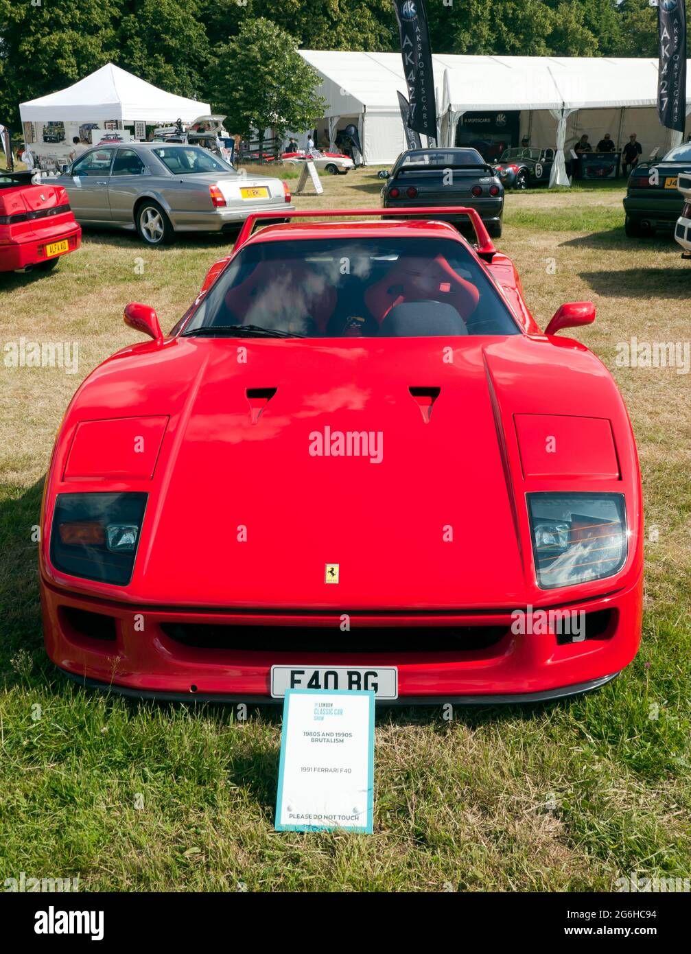 Vorderansicht eines Red, 1991, Ferrari F40, ausgestellt auf der London Classic Car Show 2021 , Stockfoto