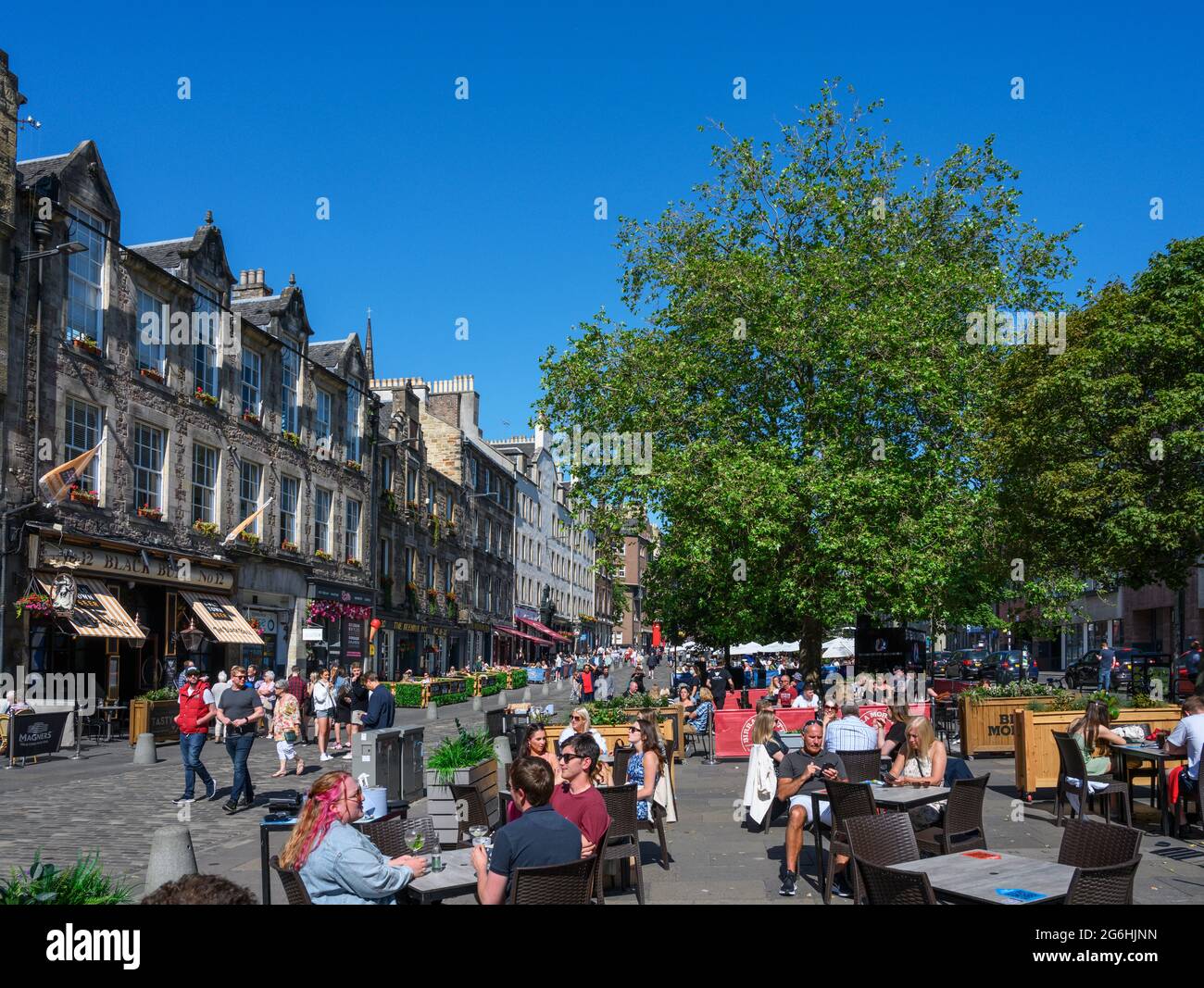 Bars und Restaurants auf Grassmarket, Edinburgh, Schottland, Großbritannien Stockfoto
